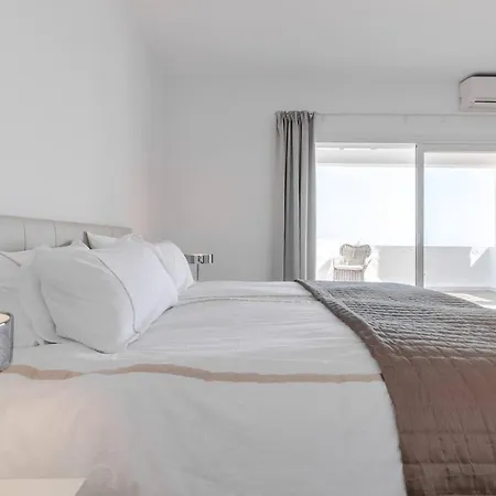 Дом отдыха Rooftop Terrace Infinity Pool Spacious Duplex Wifi