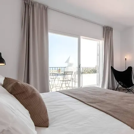 Дом отдыха Rooftop Terrace Infinity Pool Spacious Duplex Wifi