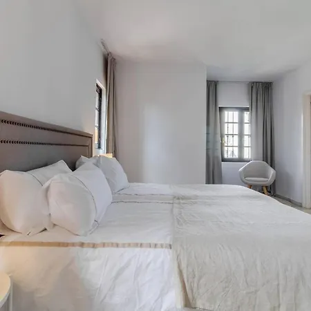Дом отдыха Rooftop Terrace Infinity Pool Spacious Duplex Wifi