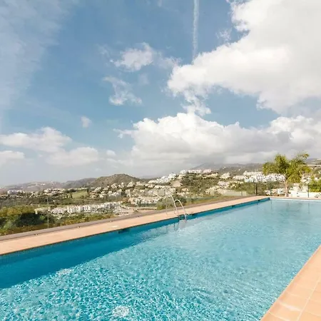 Rooftop Terrace Infinity Pool Spacious Duplex Wifi Дом отдыха Бенахавис