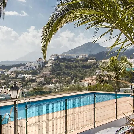 Rooftop Terrace Infinity Pool Spacious Duplex Wifi Holiday home Benahavis