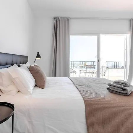 Rooftop Terrace Infinity Pool Spacious Duplex Wifi Holiday home